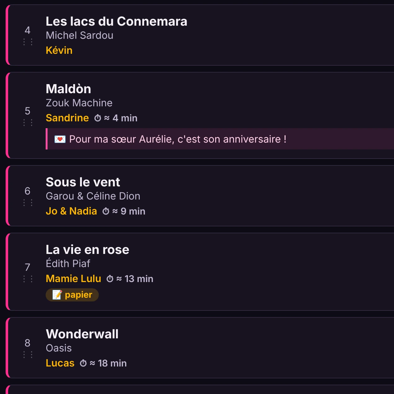 La file d'attente du karaoké sur l'écran de l'animateur : les titres demandés, les chanteurs et le temps d'attente de chacun.